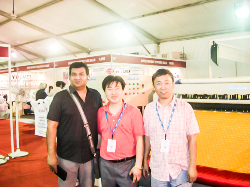 巴基斯坦客戶來我公司購買多功能打折機(jī)(JT-216) 巴基斯坦客戶來我公司購買多功能打折機(jī)(JT-216)